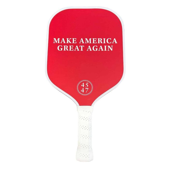 Sản phẩm vợt pickleball của Trump Store với nhiều màu sắc bắt mắt.