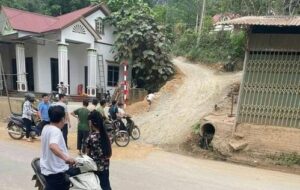 Cha mẹ giận đời, sao lại trút lên con?