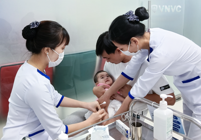 Nguy hiểm tiềm ẩn: Tay chân miệng do EV71 và biến chứng khó lường