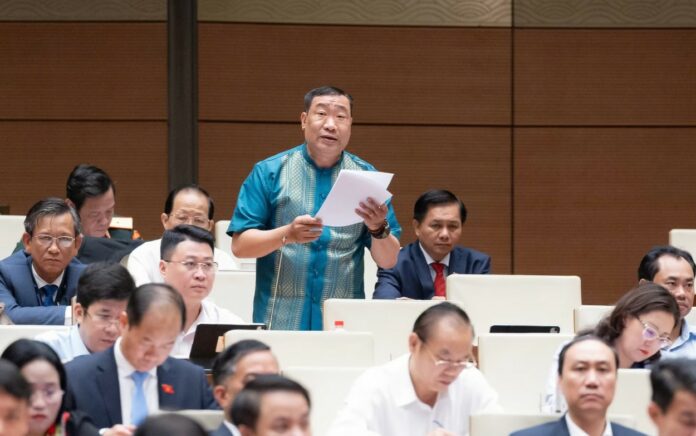 Tăng lương cơ sở: Mức nào đủ để công chức “sống khỏe”?