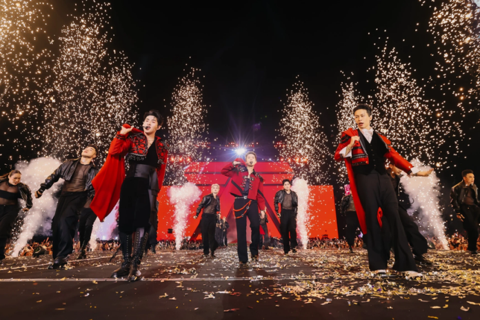 Lùm Xùm Bản Quyền Ảnh: 