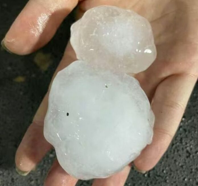 Thanh Hóa hứng chịu trận mưa đá kinh hoàng: Thiệt hại nặng nề, dân tình điêu đứng