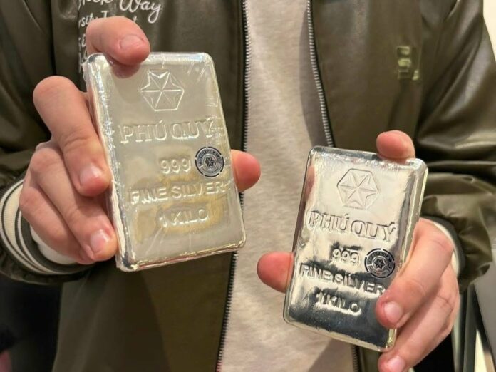 Giá Bạc Hôm Nay 15/4/2026: Bật Tăng Mạnh, Lực Cầu Bắt Đáy Gia Tăng