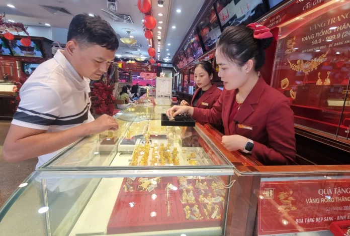 Giá vàng hôm nay 15/4/2026: Biến động mạnh, cơ hội đầu tư nào cho bạn?