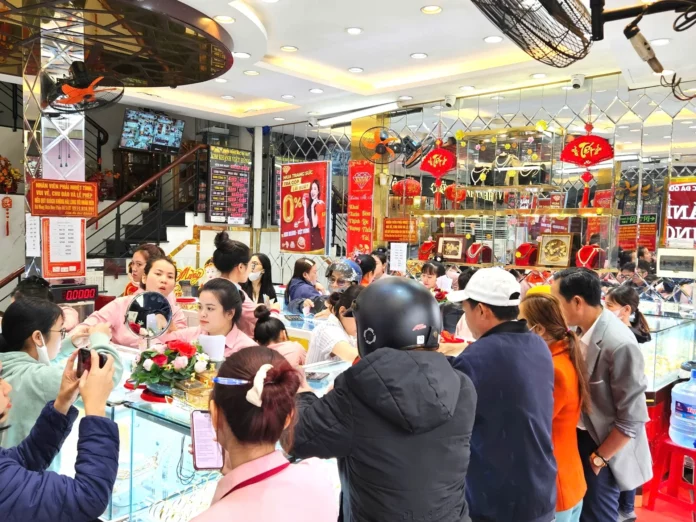 Giá Vàng Ngày 17/4/2026: Biến Động Bất Ngờ và Dự Báo Xu Hướng