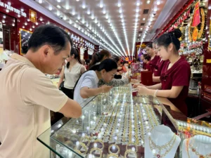 Giá vàng hôm nay 8/4/2026: SJC, vàng nhẫn biến động khó lường