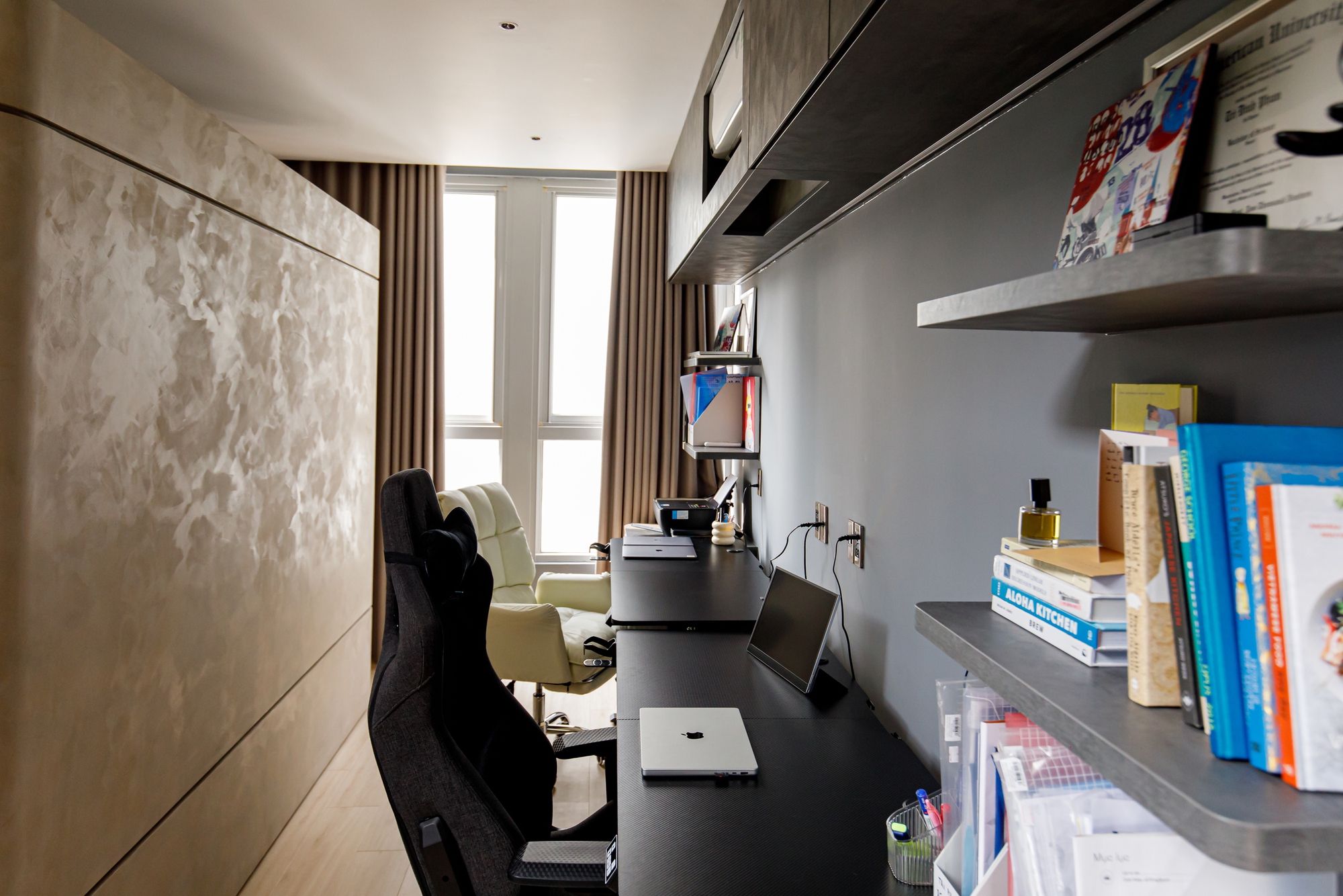 Khu vực làm việc được bài trí khoa học