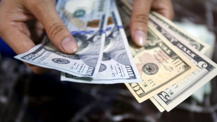 Giá ngoại tệ 1/5/2026: USD suy yếu quốc tế, trong nước neo cao