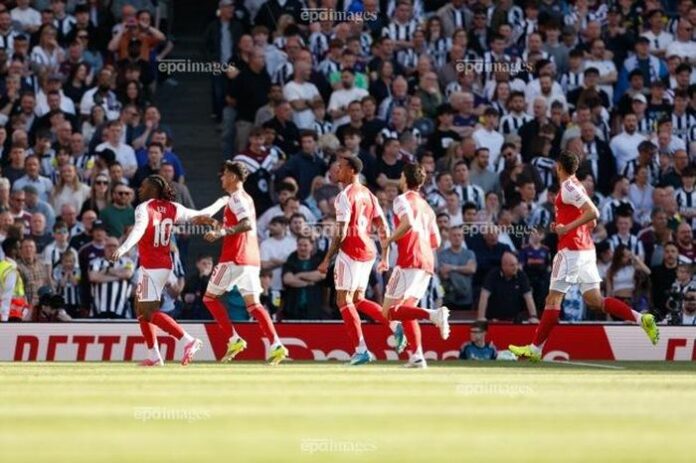 Cuộc đua song mã: Arsenal và Man City