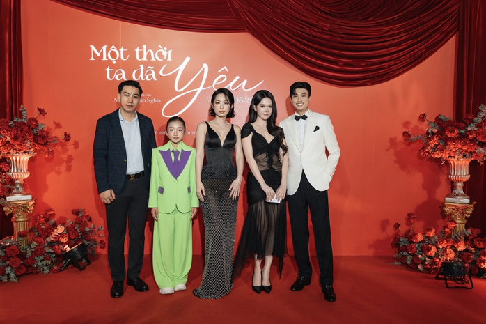 Ngọc Trinh và dàn sao tại thảm đỏ