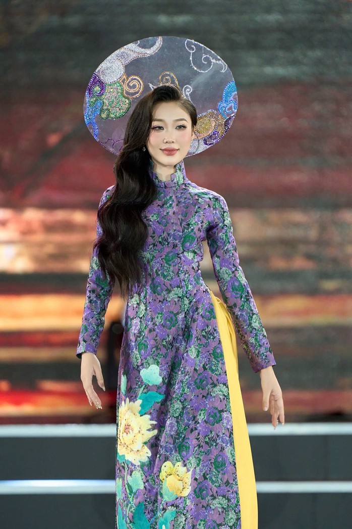 Nàng Á hậu sinh năm 2005 sở hữu vẻ đẹp ngọt ngào, tri thức