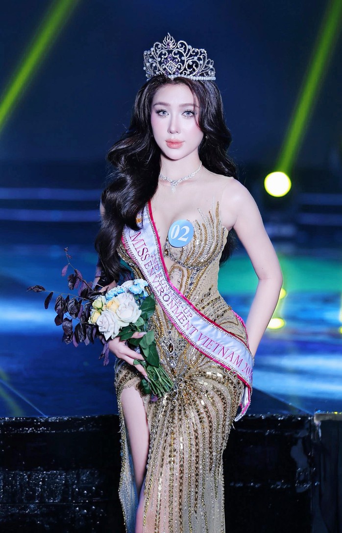 Phong cách nhẹ nhàng và bền vững mà Thu Hằng đang theo đuổi