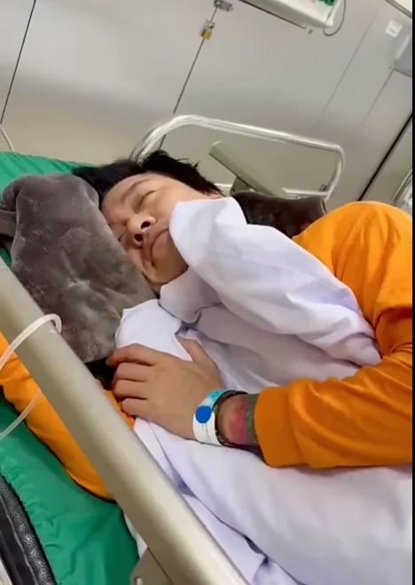 Tuấn Hưng liên tục nhập viện khiến fan vô cùng lo lắng